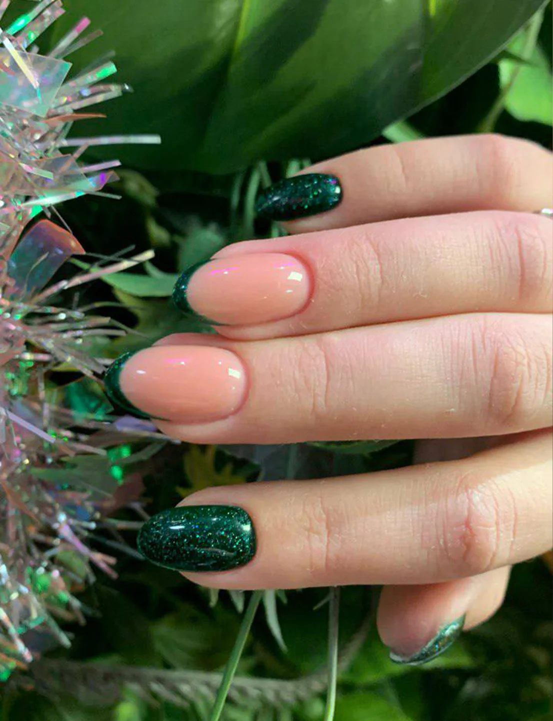 Изумрудный с блестящим френчем