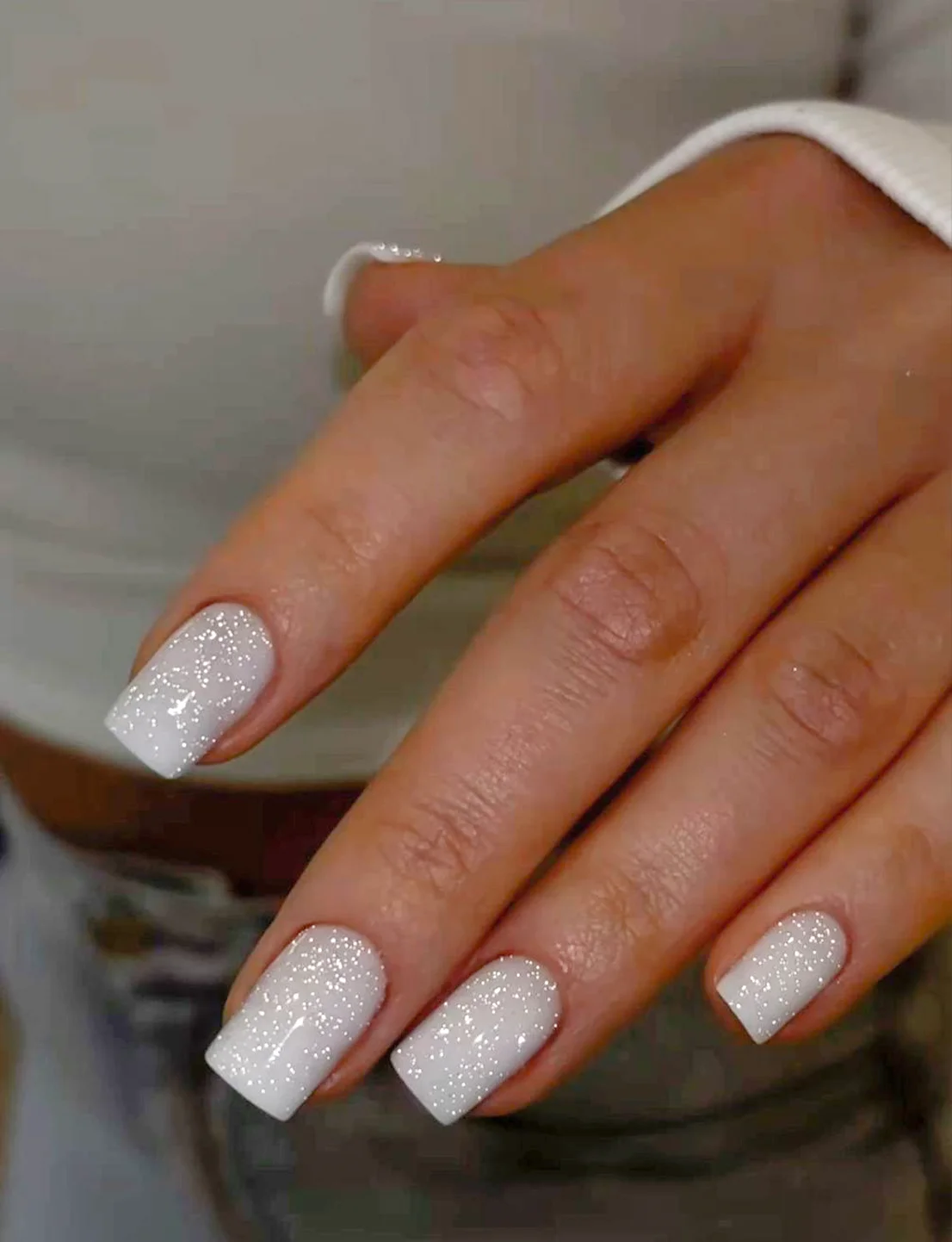 Снежно-белый глиттер