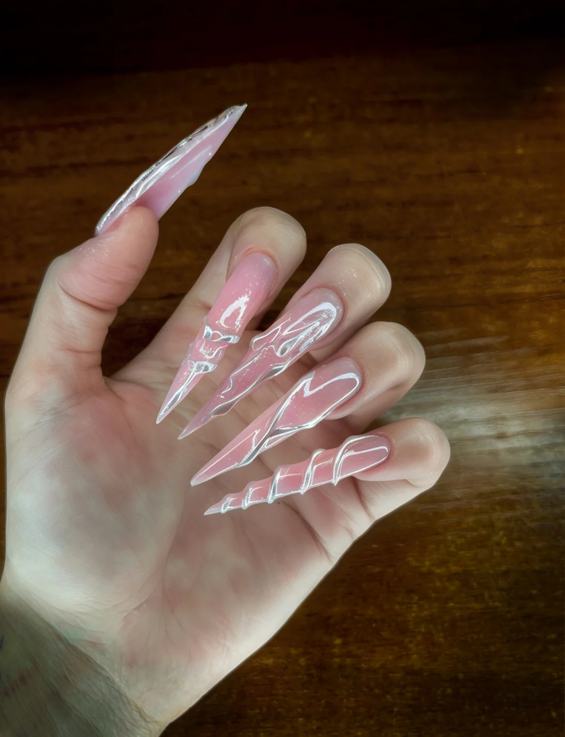 Прозрачный дизайн с объёмом