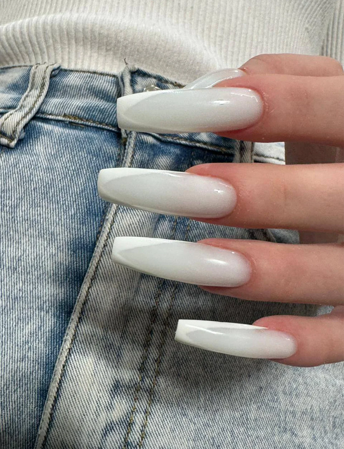 Молочно-белый глянец