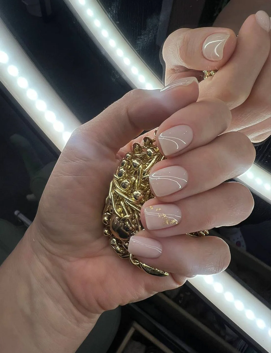 Молочный с золотом